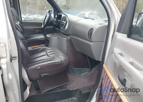 2000 Ford E-150 Recreational из США, поврежденный, VIN 1FDRE14L0YHA13102